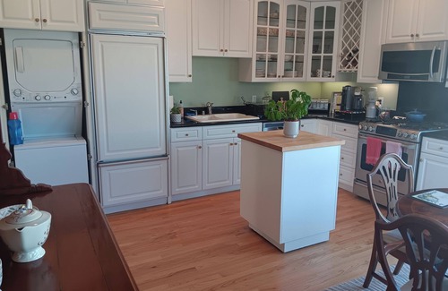 Outer Richmond Apartment | Beautiful Light Filled Spacious 1 Bedroom with Private Deck