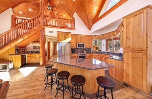 Evergreen Estates House | Beautiful log cabin. Luxury! Great for large families! Walk to snow summit!