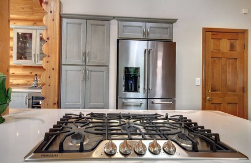 Evergreen Estates Cabin | Beautiful Log Cabin with views, hot tub, WIFI, minutes to both ski resorts