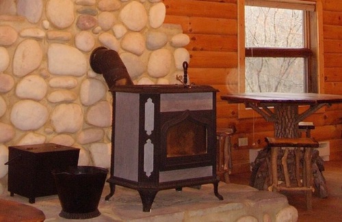 Apple Ridge Cabin | Beautiful Log Cabin secluded in the mountains of Blowing Rock