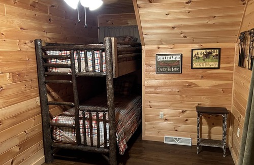 Forestport Cabin | Beautiful log cabin nestled in the southern tip of the Adirondack Mountains