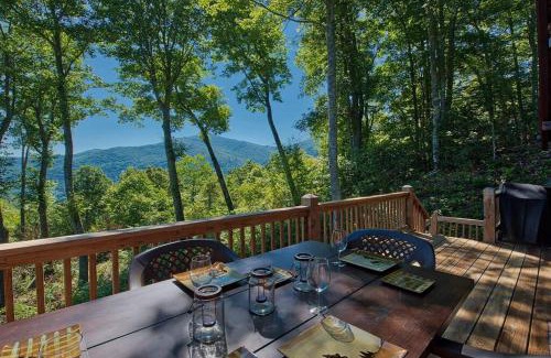 Maggie Valley Ski Chalet | Beautiful Log Cabin with Panoramic Views