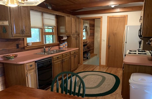 Franklin Cabin | Beautiful Log Cabin with fantastic year-round views of the Smoky Mountains!