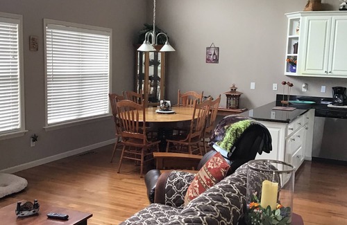 Murphy House | Beautiful Long Range Mountain Views