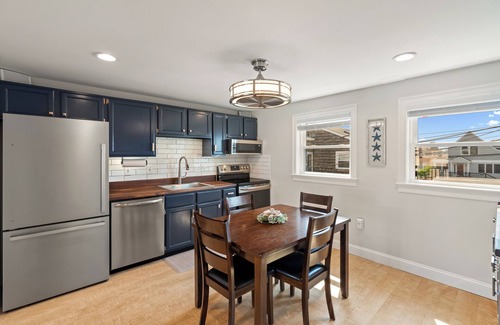 Salisbury Beach Apartment | Beautiful, luxurious 2br apartment 300' from the ocean. Setup with the works