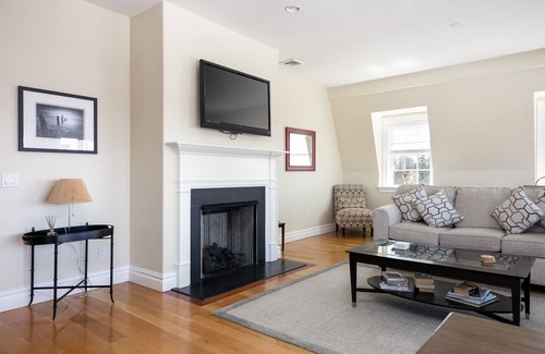 Historic Hill House | Beautiful Luxury Condo steps from historic Bellevue Ave.