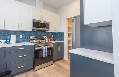 Southwest Edmonton House | Beautiful Luxury Home