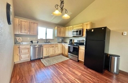 Timber Ridge Ranch House | Beautiful Luxury Home with Mountain Views. Close to Hot Springs and Wolf Creek Ski Area.