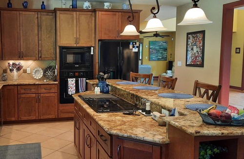 Pittsville House | Beautiful mansion w/ 5 bdrms and 7 baths on Leesville Lake. 6Ksqft- Sleeps 14