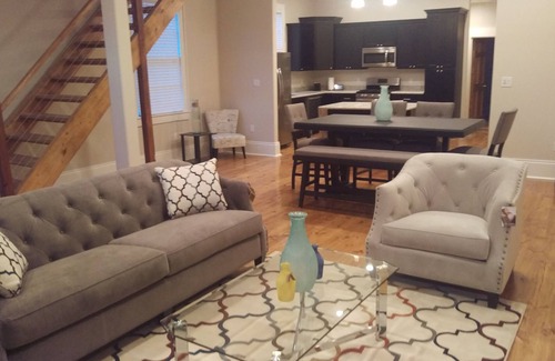 South 7th Ward House | Beautiful Marigny Renovation Very Close To The French Quarter (6 Queen Beds)