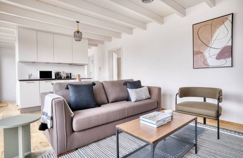 Basel City Centre Apartment | Beautiful Matthäus 2.5 Room w/Storage, nr Market, by Blueground