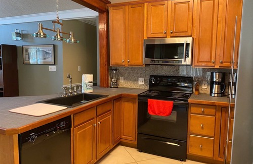 Scottsboro House | Beautiful Mid-Lake Waterfront Home ~ Pets ~ Dock