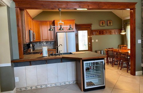 Scottsboro House | Beautiful Mid-Lake Waterfront Home ~ Pets ~ Dock