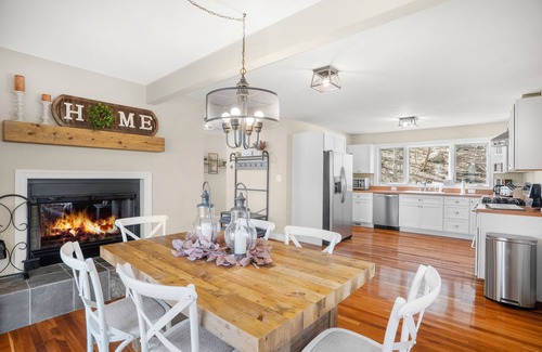 Chestnut Springs House | Beautiful Mountain House Close to the Slopes