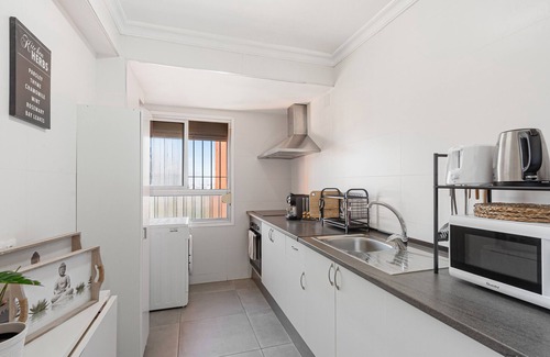 Cruz de Humilladero Apartment | 'Beautiful Modern Apartment' with Wi-Fi and Air Conditioning