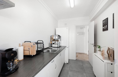 Cruz de Humilladero Apartment | 'Beautiful Modern Apartment' with Wi-Fi and Air Conditioning