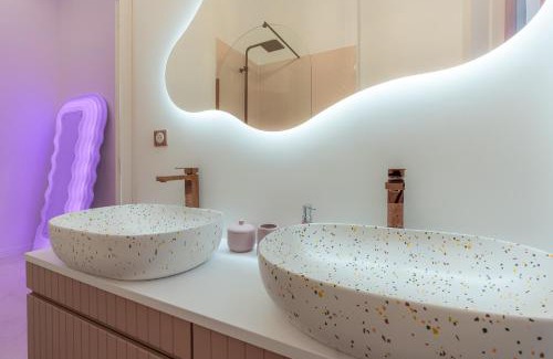 Porte-Saint-Martin Apartment | Beautiful Modern Barbie flat in Paris