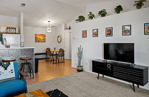 Cottonwood House | Beautiful & Modern Condo With Views! Community Salt Pool & Hot Tub! Casa Del Sol