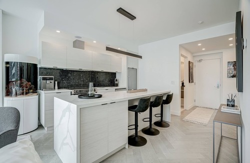 Fashion District Condo | Beautiful Modern Entertainment District