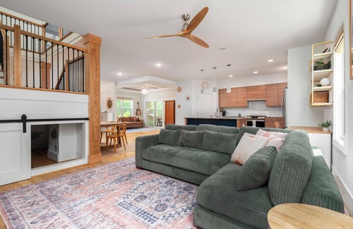 Cedar Grove House | Beautiful Modern Home Retreat with Private Lake on 15 acres