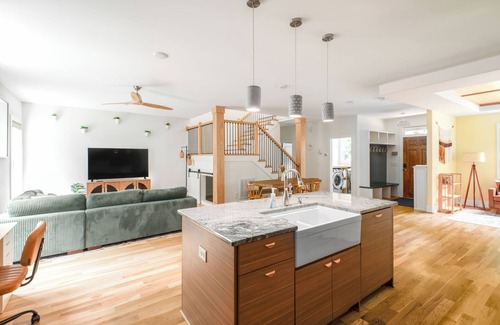 Cedar Grove House | Beautiful Modern Home Retreat with Private Lake on 15 acres