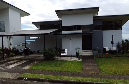 San Miguel House | Beautiful Modern House
