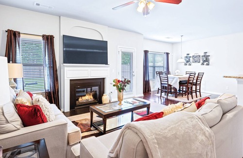 Loganville House | Beautiful Modern Luxury Oasis