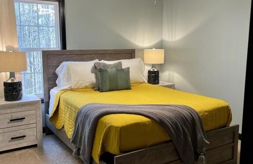 Fairview House | Beautiful Modern Mountain Home! Great location! Sleeps 10
