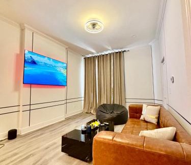 Downtown St. Louis Apartment | Beautiful Modern Muse with all you need within and around