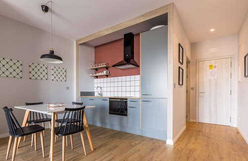 Fazouro Apartment | Beautiful, modern vacation apartment directly by the sea!