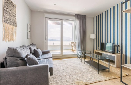 Fazouro Apartment | Beautiful, modern vacation apartment directly by the sea!