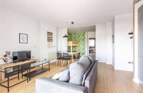 Fazouro Apartment | Beautiful, modern vacation apartment directly by the sea!