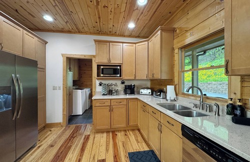 Wolf Laurel Cabin | Beautiful Mountain Home: 5BR/5BA Hot Tub + Sauna + Theater + Game Room + Golf + Pool