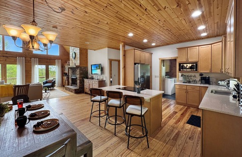 Wolf Laurel Cabin | Beautiful Mountain Home: 5BR/5BA Hot Tub + Sauna + Theater + Game Room + Golf + Pool