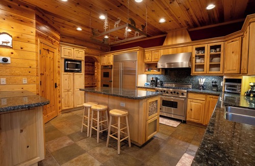 Greer Cabin | Beautiful Mountain Lodge! 7,000 Sq. Ft W/Pond