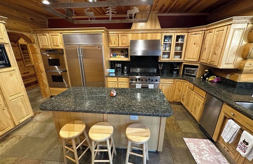 Greer Cabin | Beautiful Mountain Lodge! 7,000 Sq. Ft W/Pond