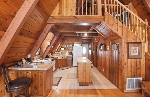Kings Beach House | Beautiful Mountain Getaway