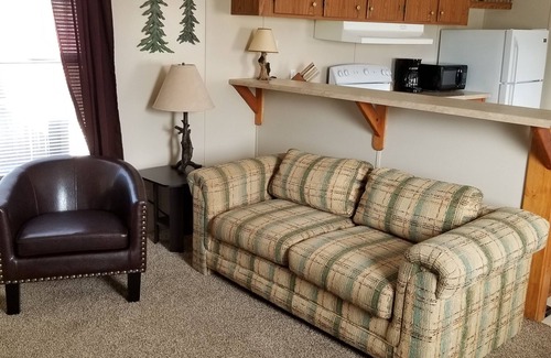 Eagle Nest House | Beautiful Mountain Views. Cozy/Quiet & centrally located to all the mountain fun