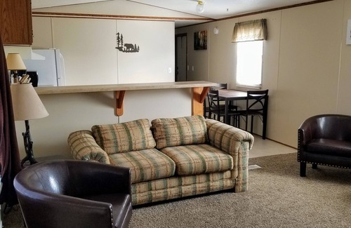 Eagle Nest House | Beautiful Mountain Views. Cozy/Quiet & centrally located to all the mountain fun