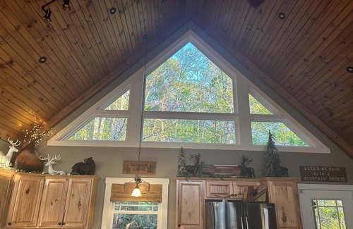 Swannanoa House | Beautiful Mountain Views with 2 Master Suites on 5 Acres