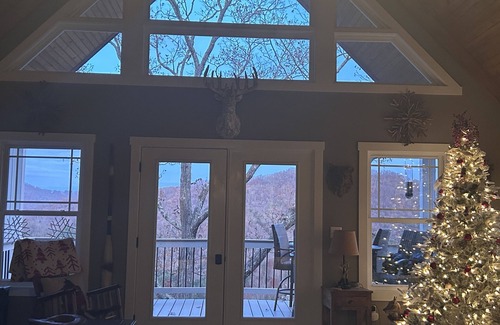 Swannanoa House | Beautiful Mountain Views with 2 Master Suites on 5 Acres