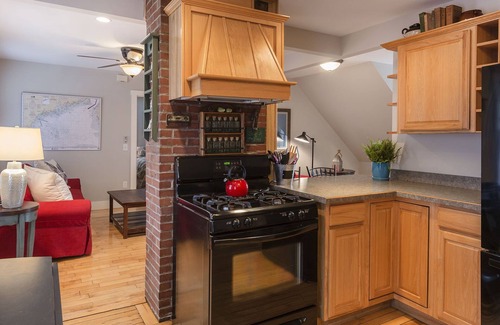 Munjoy Hill Apartment | Beautiful Munjoy Hill Private Oasis