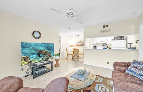 Naples Condo | Beautiful Naples Condo 2/2, 55+ community!