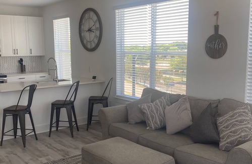 Rock Hill Apartment | Beautiful natural sunlight spacious 3bedroom apartment in the heart of Rock hill