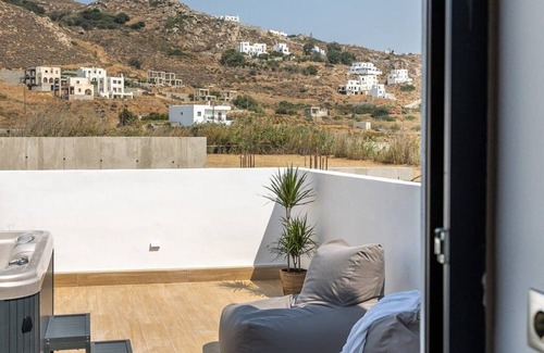 Naxos Town Villa | Beautiful Naxos Villa | 3 Bedrooms | Villa Luffy | Breathtaking Sea Views and.