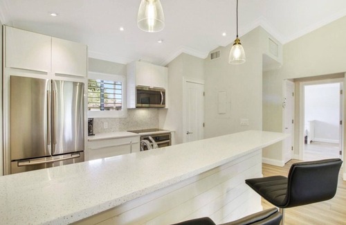 Hunt Club Cottage | beautiful newly renovated golf front cottage, located inside the PGA National