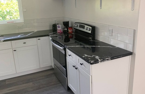 Stockton House | Beautiful New 2/2 GuestHouse