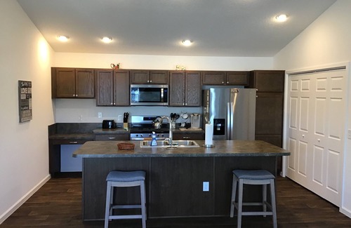 Wildwood Villa | Beautiful New 2/2 Dog Friendly Villa w/GOLF CART, BBQ & FREE WiFi!