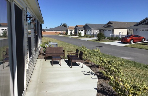 Wildwood Villa | Beautiful New 2/2 Dog Friendly Villa w/GOLF CART, BBQ & FREE WiFi!
