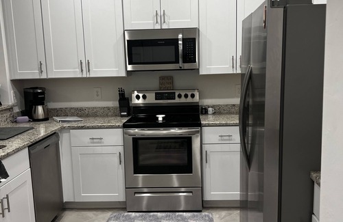 Gateway House | Beautiful New 3BR/3BA in FM! Ask me about Snowbirds Special!